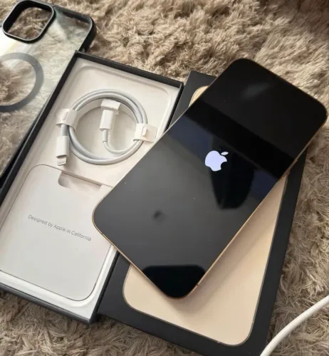 iPhone 13 Pro Max dourado - bateria 100%