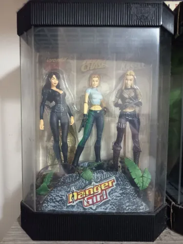 Danger Girl Deluxe Set - FishTank - McFarlane Toys