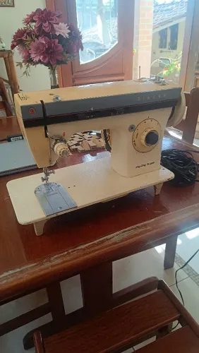 MÁQUINA DE COSTURA SINGER ZIGZAG SUPER