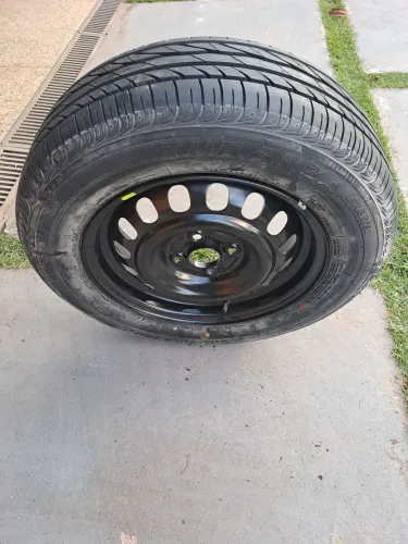 Estepe aro 15 toyota (Roda + pneu)