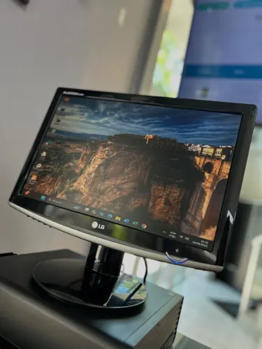 MONITOR LG FLATRON W1752T PF 17 POL SEMINOVO 3 MESES DE GARANTIA