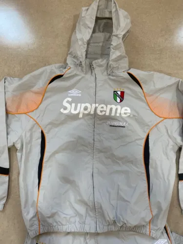 Conjunto Supreme Umbro Tracksuit Grey - Tam XL