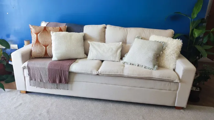 Sofá 3 lugares tecido em linho off-white 3meses de uso