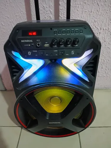 Caixa de som amplificada Mondial 400 w com microfone 