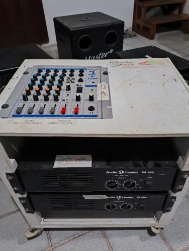 Equipamento de som completo + cabos extras 