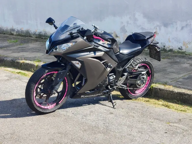 Ninja 300 2015 Preta