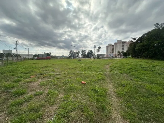 TERRENO COM 17.428,60 m² -Vossoroca