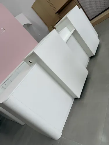 Balcão grande para caixa de comércio