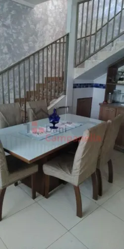 Casa com 4 Dormitórios e 2 Suítes em Pouso Alegre