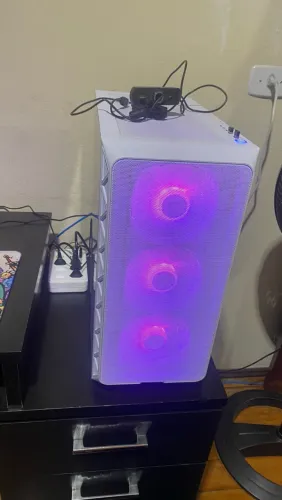 Pc gamer ryzen 7 9800x3d + rtx 5070 asus prime 12gb