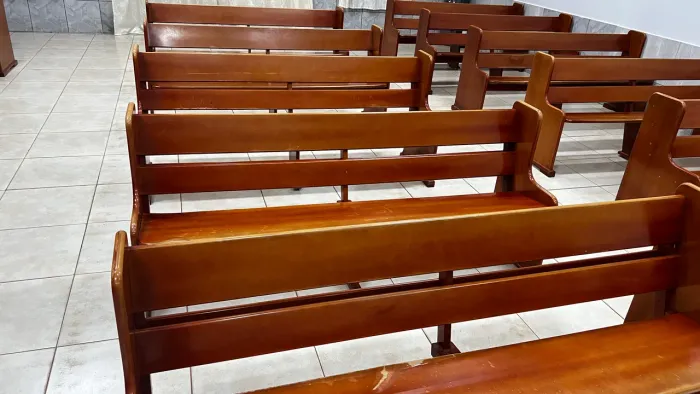 Bancos para igreja.