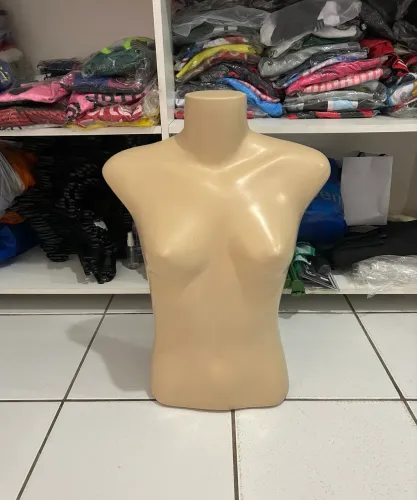 Manequim feminino