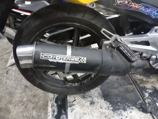 Troco escapamento coyote RS 5 por escapamento da cbx Twister