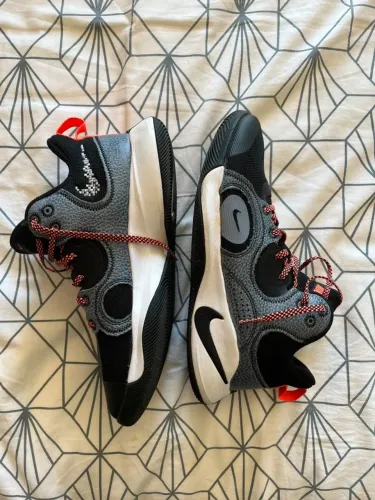 Tênis Nike Fly.By Mid 2