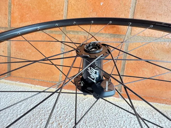 Par Roda Stans no tubes ZTR Crest para lefty