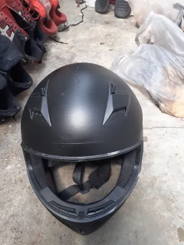 Capacete sem viseiraACEITATROCAPOR PERFUME OU RELOGIO OU ALICATE DE CORTE CAMISA DE TIME
