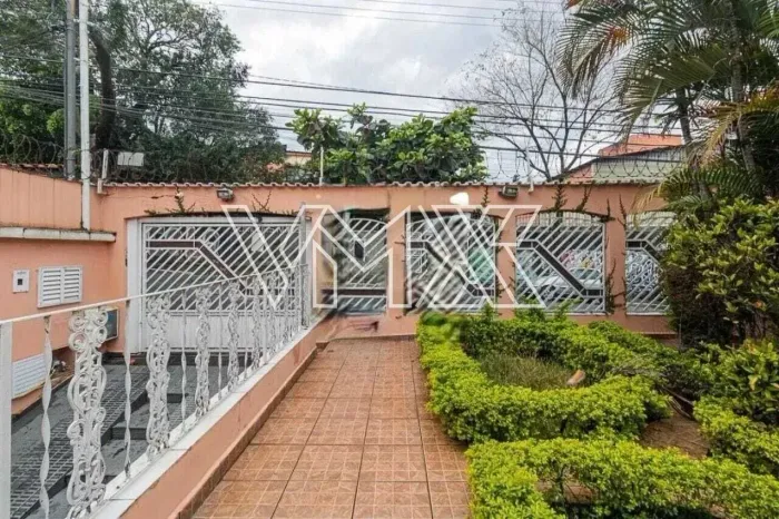 CASA À VENDA NA PARADA INGLESA  4 DORMITÓRIOS, 1 SUÍTE, CHURRASQUEIRA E 9 VAGAS  500m²