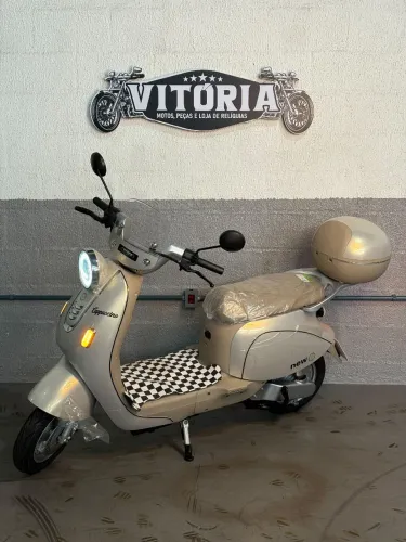 Scooter Elétrica CAP 1000W Bege - Bateria de Lítio 60V<br><br>
