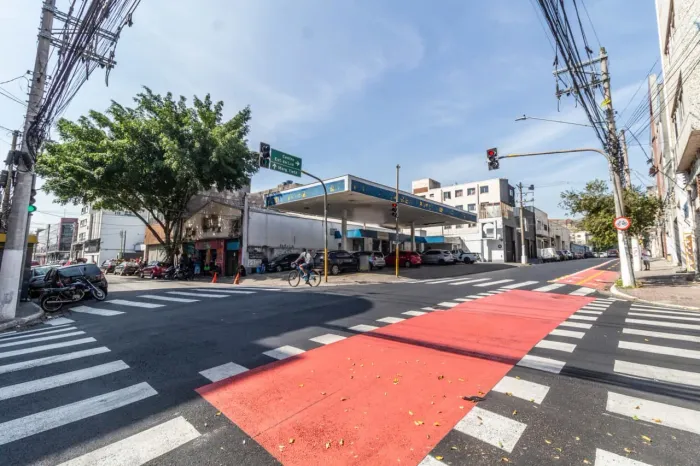 Terreno na Rua Solon, 829 227 m²