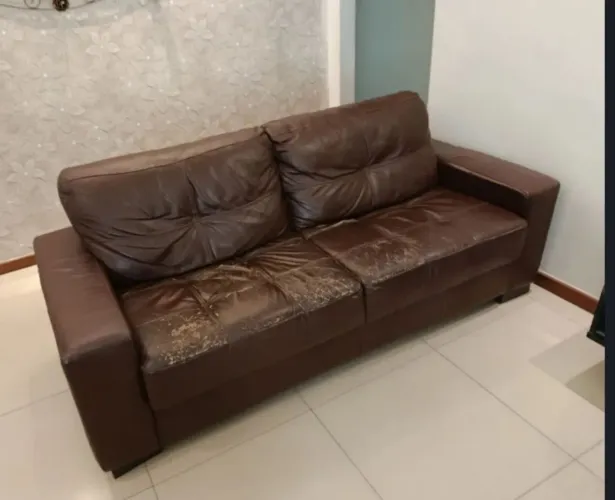 Sofá couro legítimo 