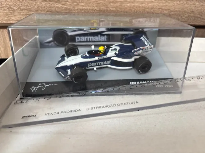 Miniatura carro Ayrton Senna