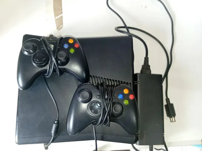 Vendo ou troco Xbox 360 Slim