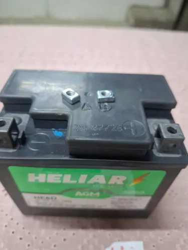Bateria moto heliar nova 1 ano de garantia