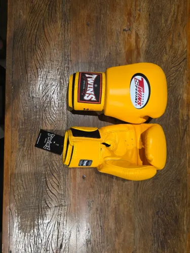 Luva de Muay Thai  Special 14 oz Amarela | Nova