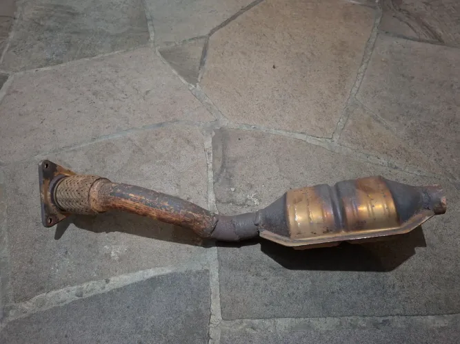 Catalisador Automotivo Universal Manbrape MP-0220 - Veículos até Motor 2.0