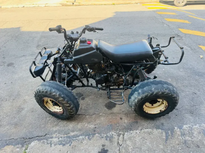 Vendo quadriciclo 4x4