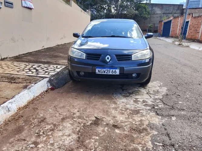 Renault Megane Sedan Dynamique 2.0 16V Aut. 2007
