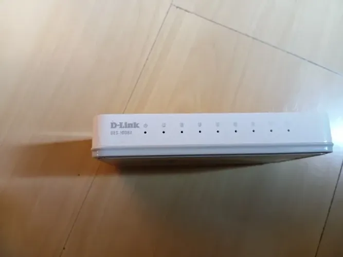 SWITCH D LINK DES1008A