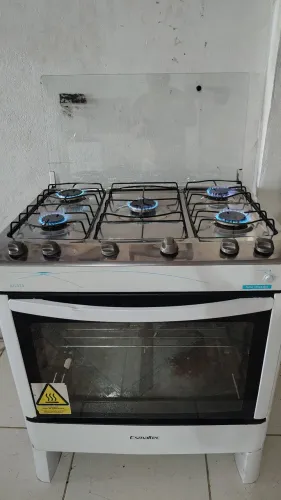 FOGÃO SUPER CONSERVADO - ENTREGO