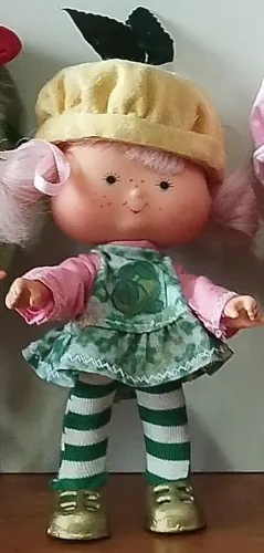 Boneca Moranguinho Goiabinha