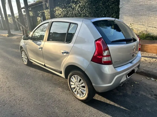 Renault Sandero Privilège Hi-flex 1.6 8V 5P 2012