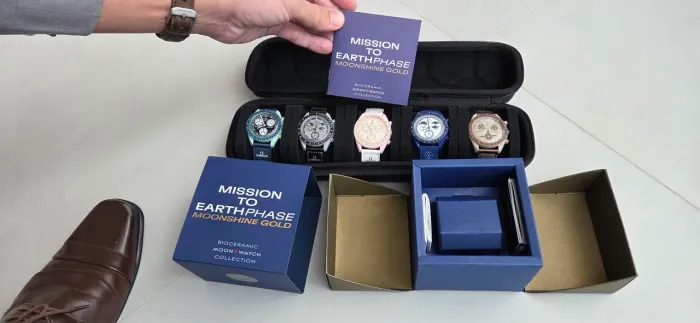 5 relógios Ômega MoonSwatch com case