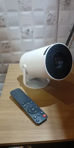 Mini Projetor Portátil HY300