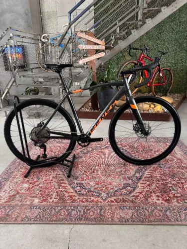 BICICLETA USADA SENSE VERSA