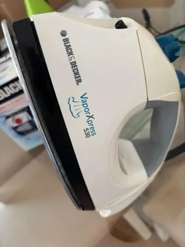 Ferro Elétrico à Vapor/Seco Black&Decker - Usado