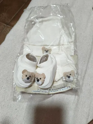 Kit bebê recém-nascido com touca, luvinhas e sapatinhos ursinho