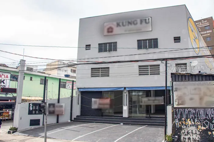 Prédio comercial na Avenida Ramiro Colleoni, 59 1080 m²