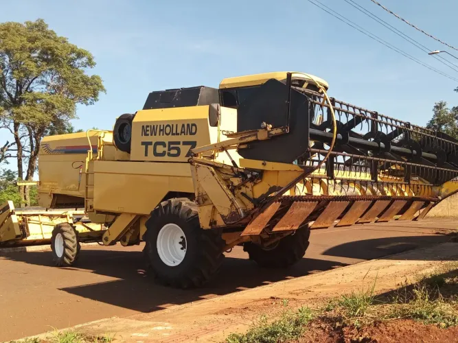 NEw HOLLAND TC 57 