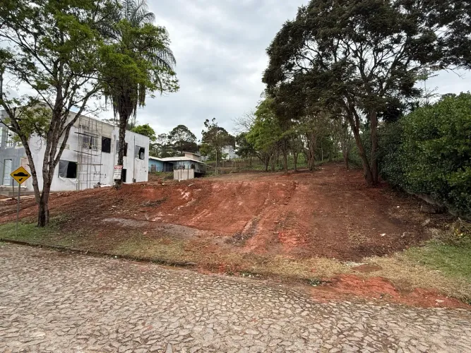 Lote no Paragem do Tripuí | 500m da Portaria | Infraestrutura Completa