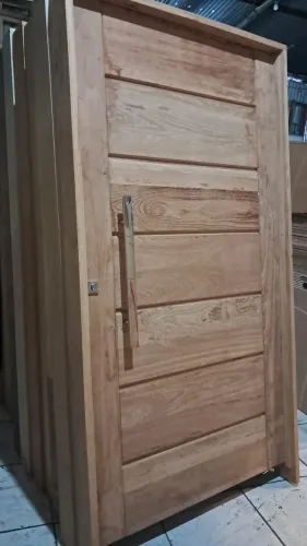 Porta pivotante 118x214mt madeira Angelim 