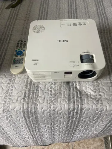 Projetor NEC VE282