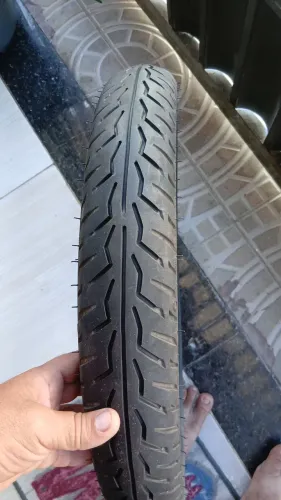 Vendo um pneu