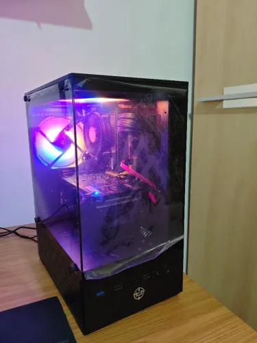 PC Gamer CPU Intel 4g  GPU  RX580 e 16gb Ram com 480 arm. Gabi aquário vidro.