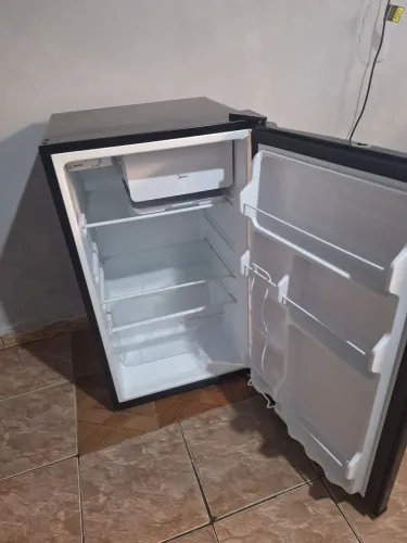 Vende-se frigobar menos de 5 meses de uso