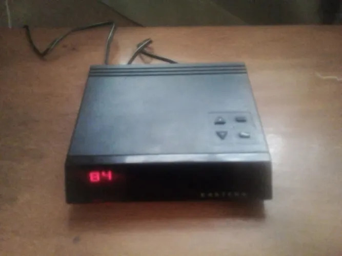 Conversor analógico de TV (CATV) antigo Excel Converter mod. XL6103 AC120V - 60Hz - 15W.