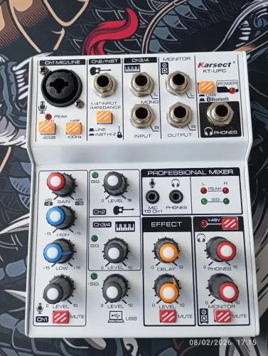 Mesa de áudio Karsect